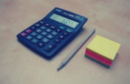 kalkulator_olowek Prąd dla działalności gospodarczej